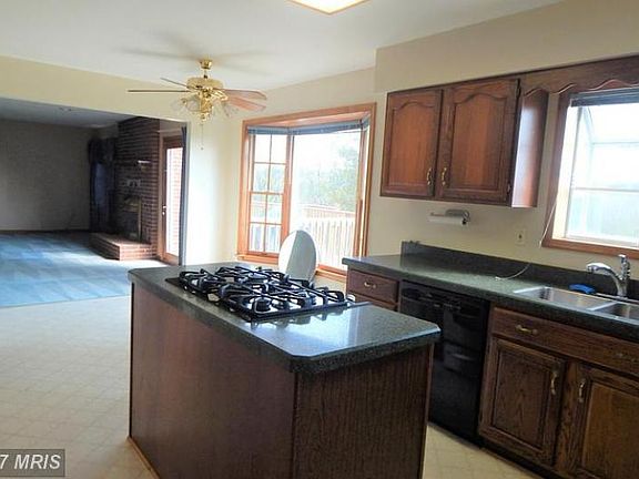 4th image of 13142 Longwood Dr