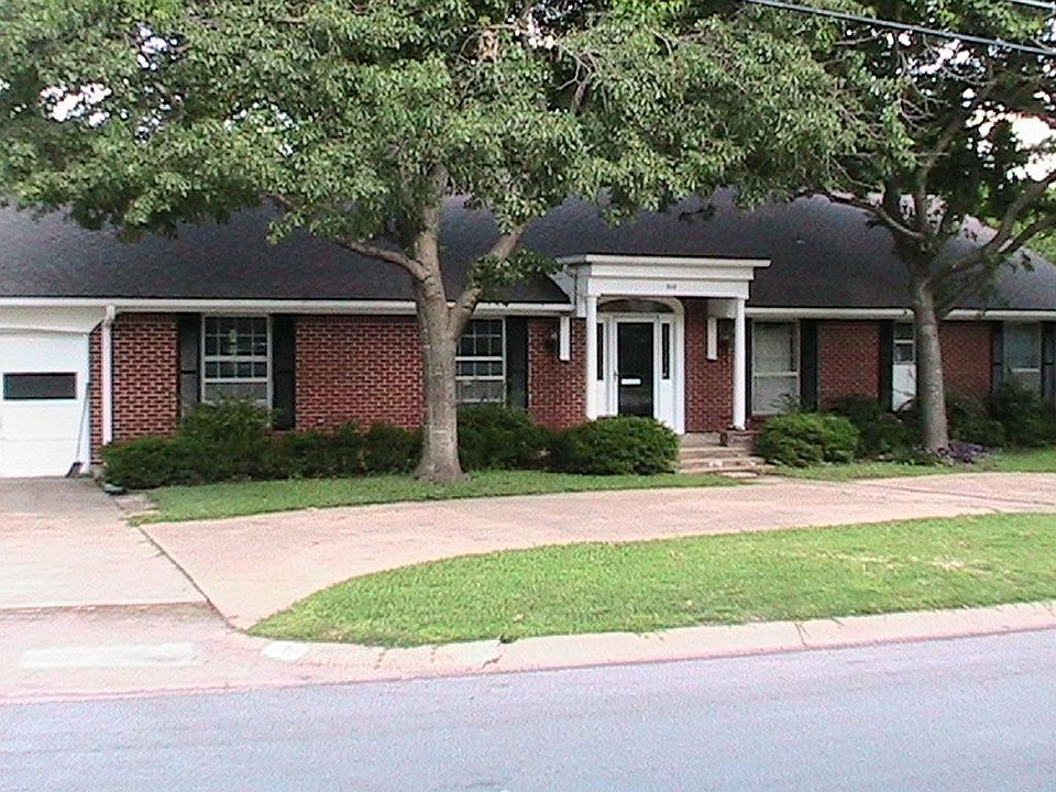 310 Brook ln