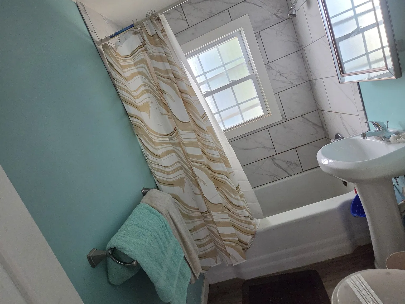 2 bed, 1.0 bath, 725 sqft, $2,400 — Photo 4