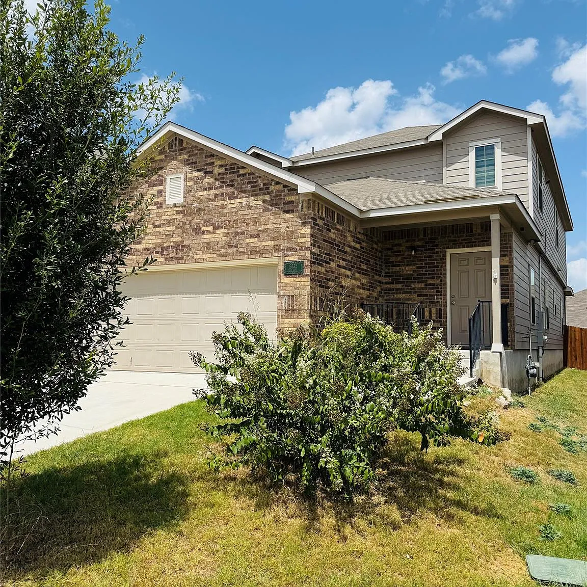 5 bed, 3.5 bath, 2626 sqft, $2,600 — Photo 1