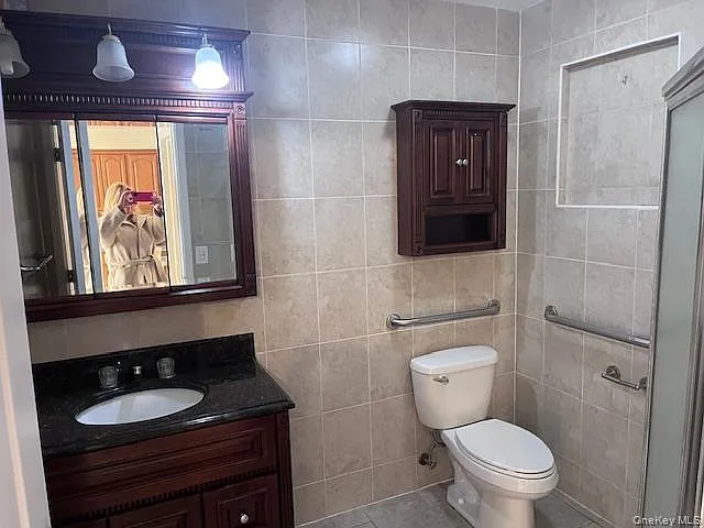 384 W Montauk Hwy — Photo 3