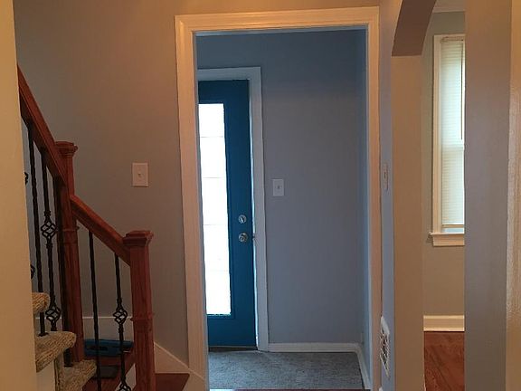 5th image of 15492 Plainview Ave