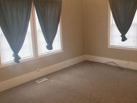 5th image of 601 W Boundary St