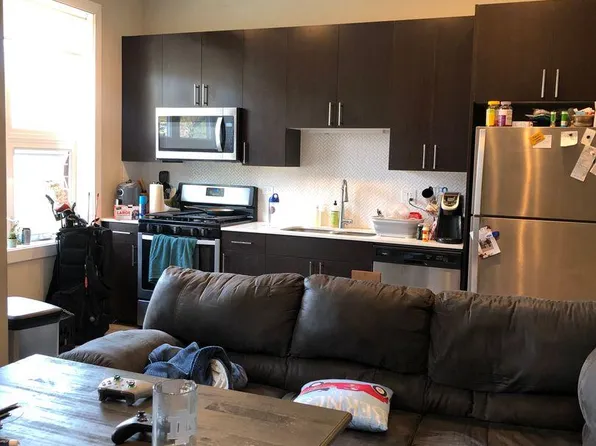 933 W Belle Plaine Ave Unit 305, Chicago, IL 60613