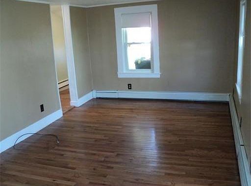3rd image of 124 Essex St #0