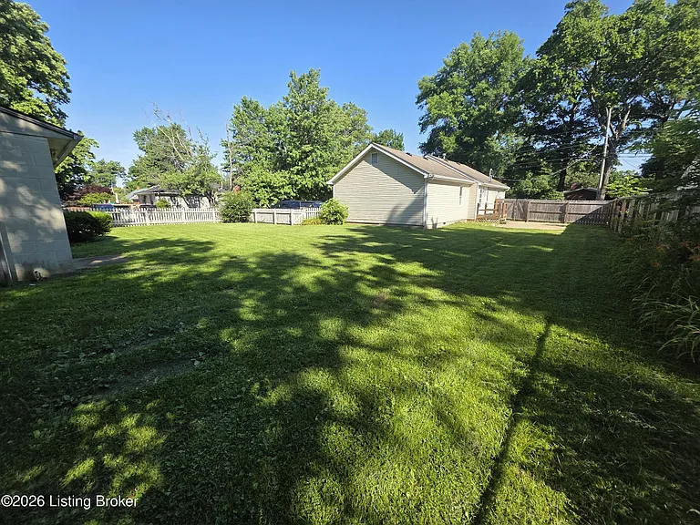 11700 Frank Ave — Photo 9