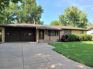 9220 W Hickory Ln, Wichita, KS 67212