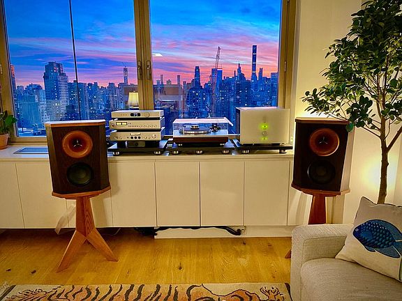 5th image of 201 E 86th St APT 25C