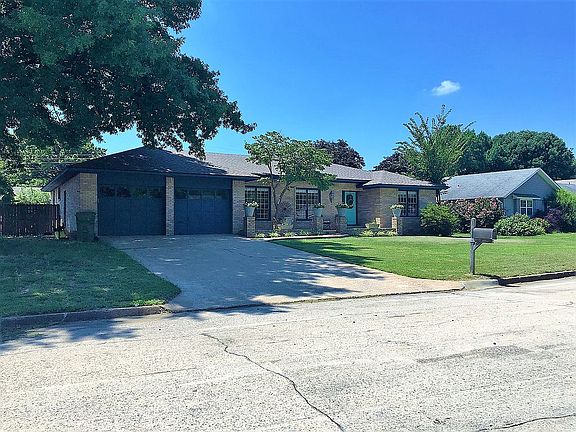 2nd image of 2708 W Sayre Ln