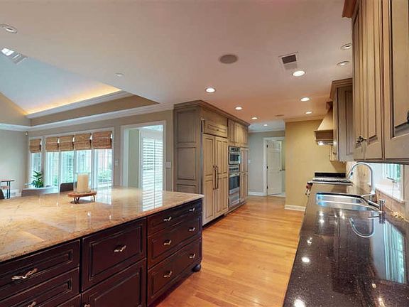 4th image of 6398 Kirby Oaks Dr