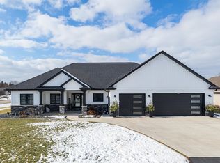 1465 Addie Pkwy, Oshkosh, WI 54904