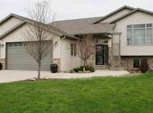 5233 Farmstead Ct S, Fargo, ND 58104