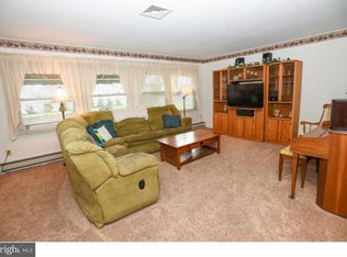 359 Snowball Dr, Levittown, PA 19056