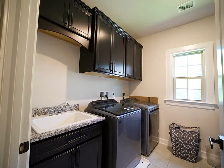 7687 Cross Creek Dr — Photo 25