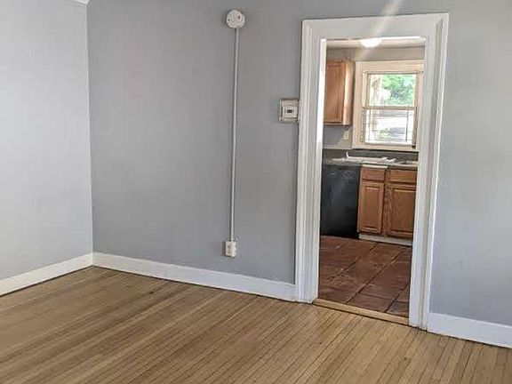 5th image of 73 Edgewood Ave