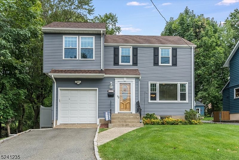 1st image of 41 Derwent Ave