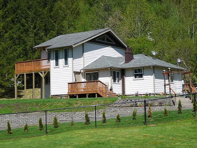 Beautiful setting.....