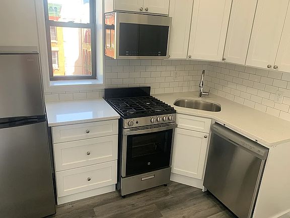 2nd image of 717 9th Ave #2C