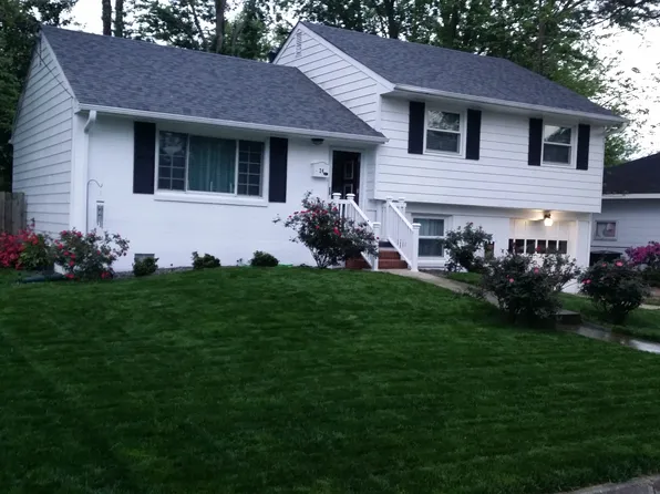 24 Lancaster Ter, Hampton, VA 23666