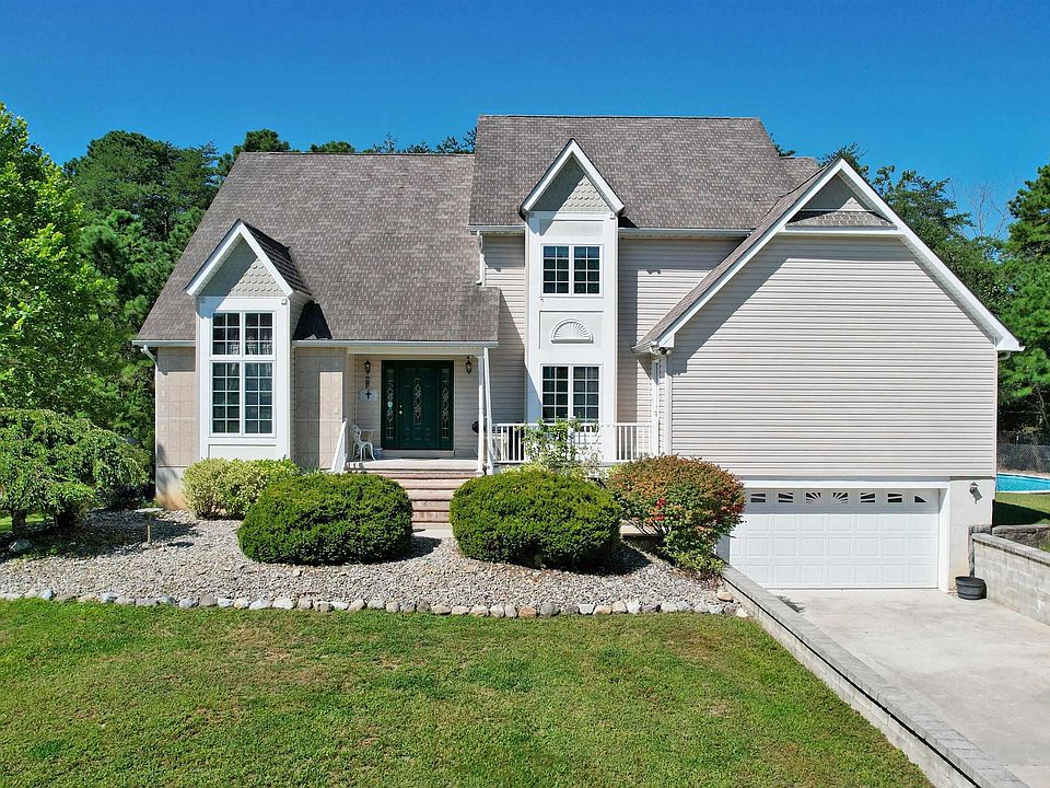 1st image of 892 Hogbin Rd