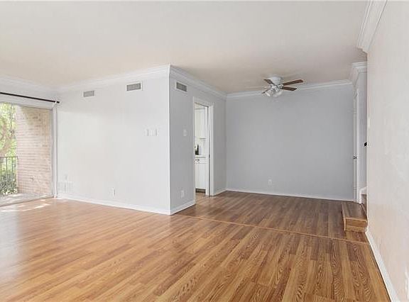 3rd image of 504 E Avenue J APT A