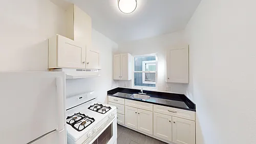 1717 12th St Photo 1