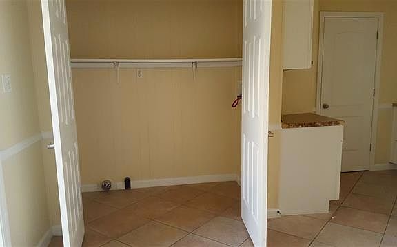 4th image of 729 E Florida St