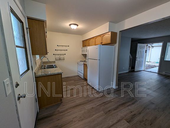 4th image of 319 N Park St #G