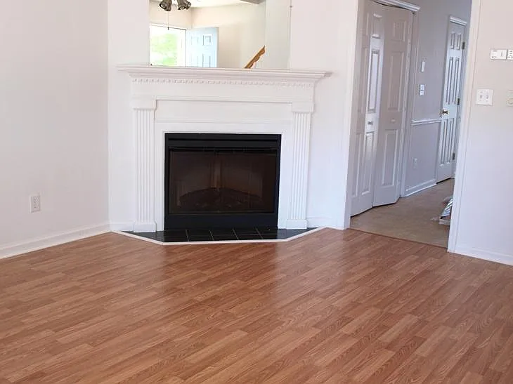 2 bed, 1.5 bath, 1040 sqft, $1,000 — Photo 2