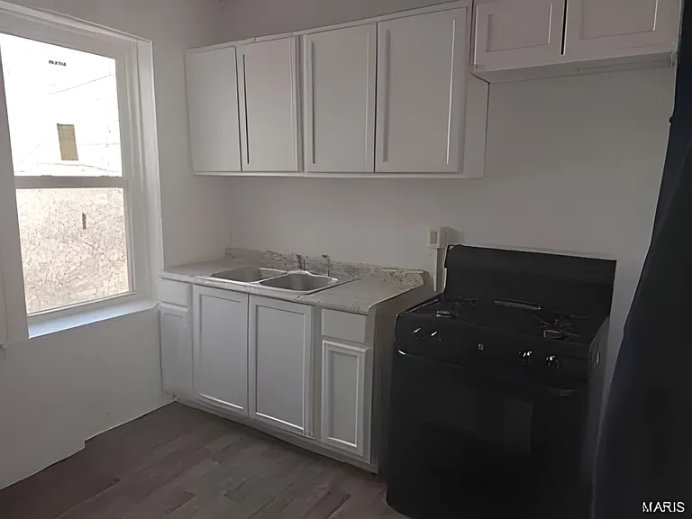 4845 Carter Ave — Photo 6