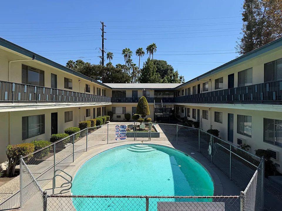731 N Azusa Ave