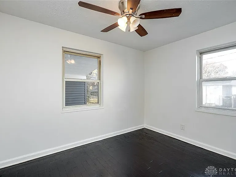 3001 Delaine Ave — Photo 9