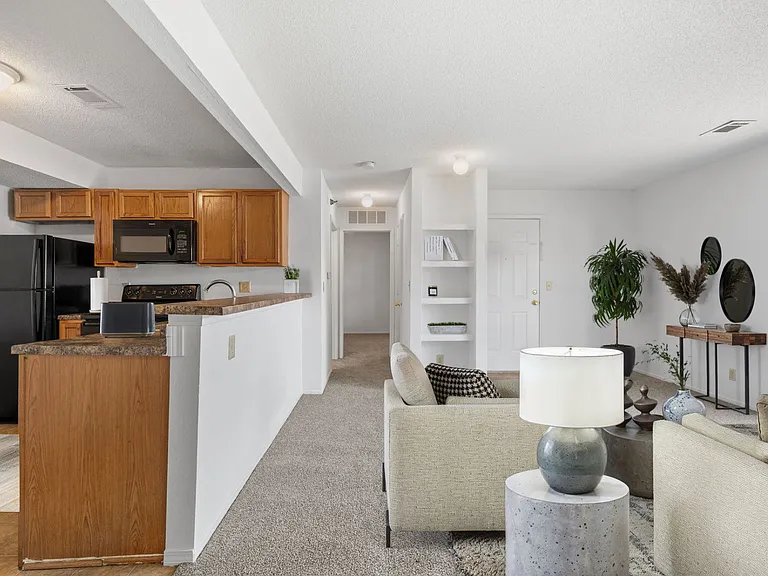 Three Bedroom - 3 Bed / 2 Bath - 989 Sq.Ft.