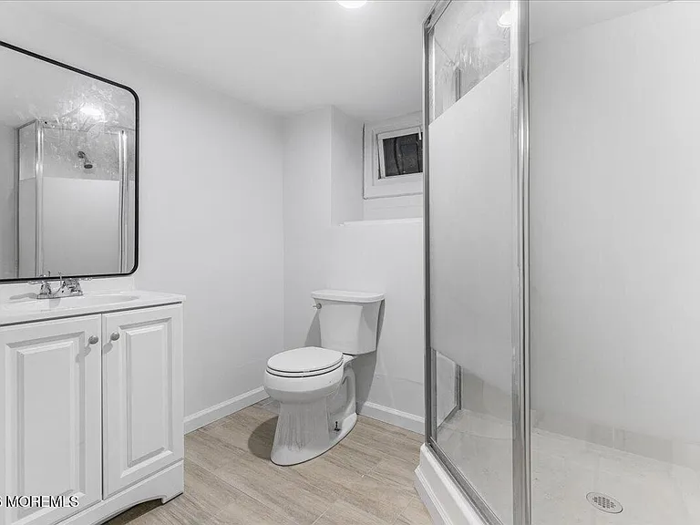 8 Pullman Ave — Photo 34