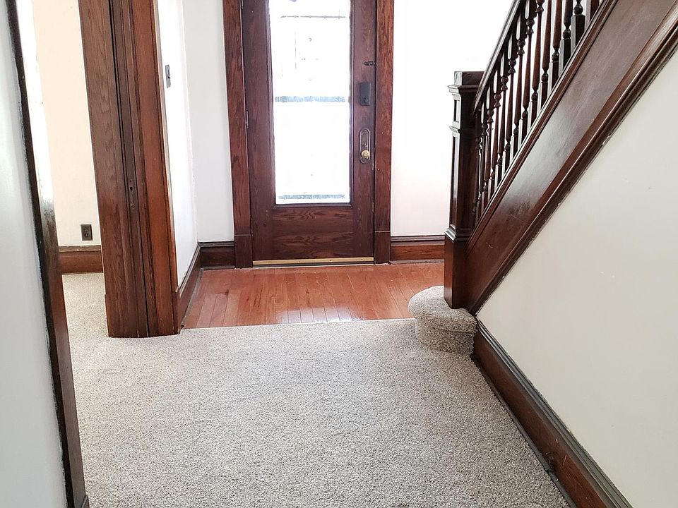 1st image of 528 Banfield Ave