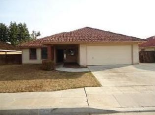 1019 Arroyo Ave, Clovis, CA 93611