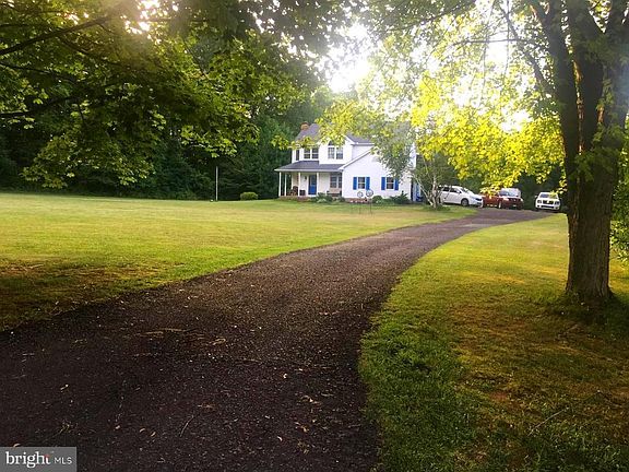 2nd image of 6 Schoolhouse Ln