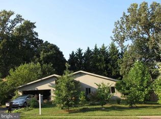 1510 Sadlers Wells Dr, Herndon, VA 20170