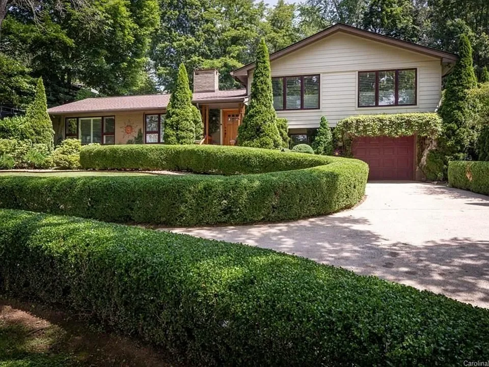 1337 Merrimon Ave