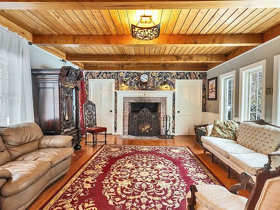 4th image of 1481 Bennington Road