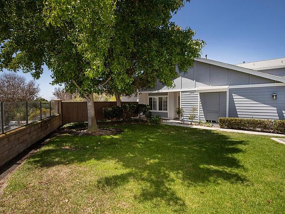 2nd image of 2975 Lexington Cir
