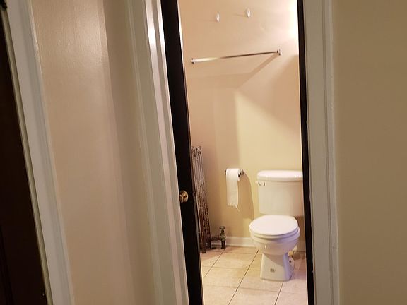 4th image of 8233 S Clyde Ave #2B
