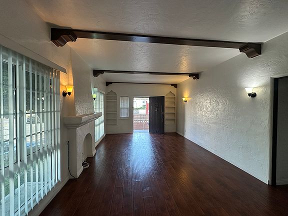 3rd image of 737 Crenshaw Blvd #1