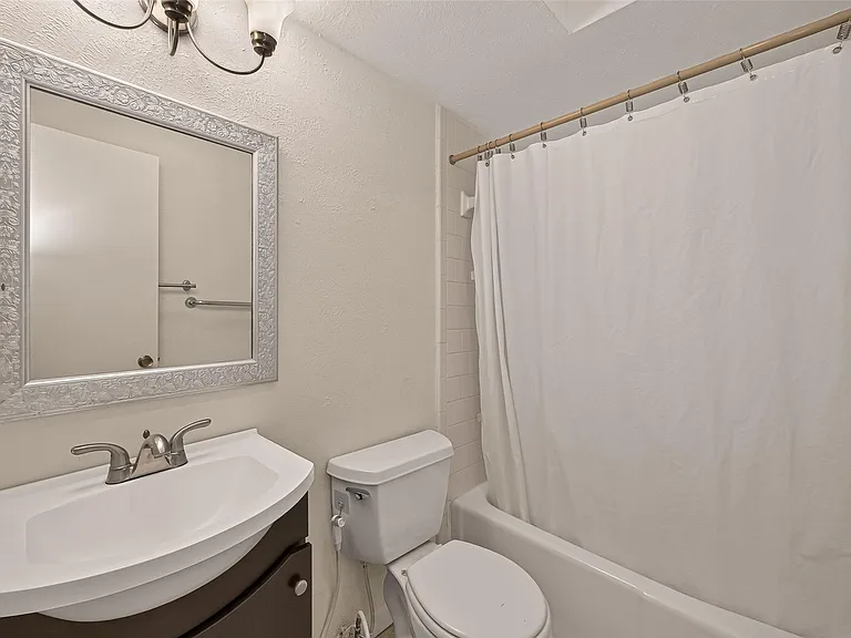12633 Memorial Dr #130 — Photo 10