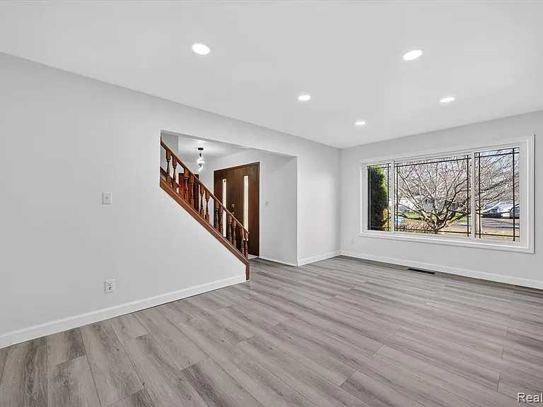 11616 Lynch Ct — Photo 8