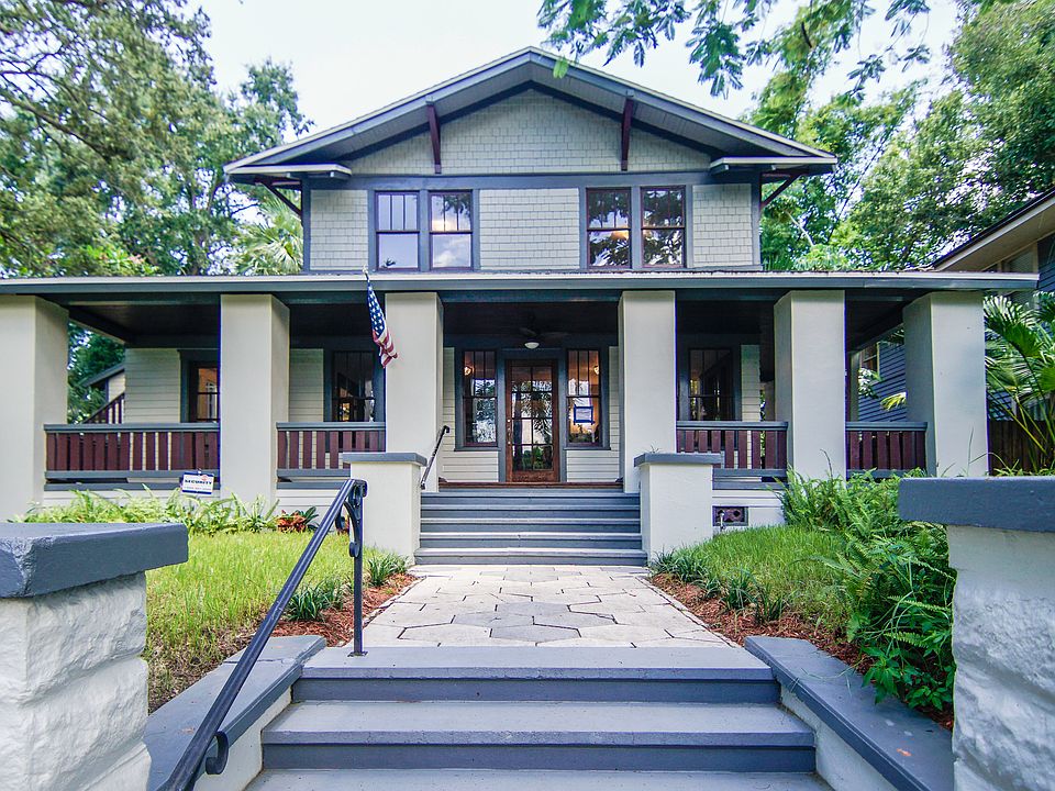 1st image of 846 8th Ave S