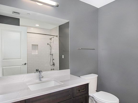 5th image of 5018 Underwood Ave APT 301