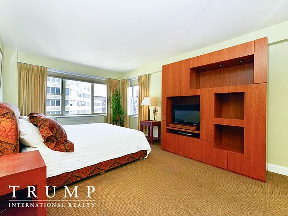 3rd image of 415 E 52nd St APT 16AC