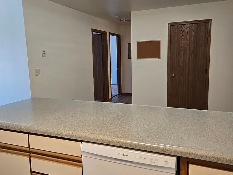 215 Weed St — Photo 4
