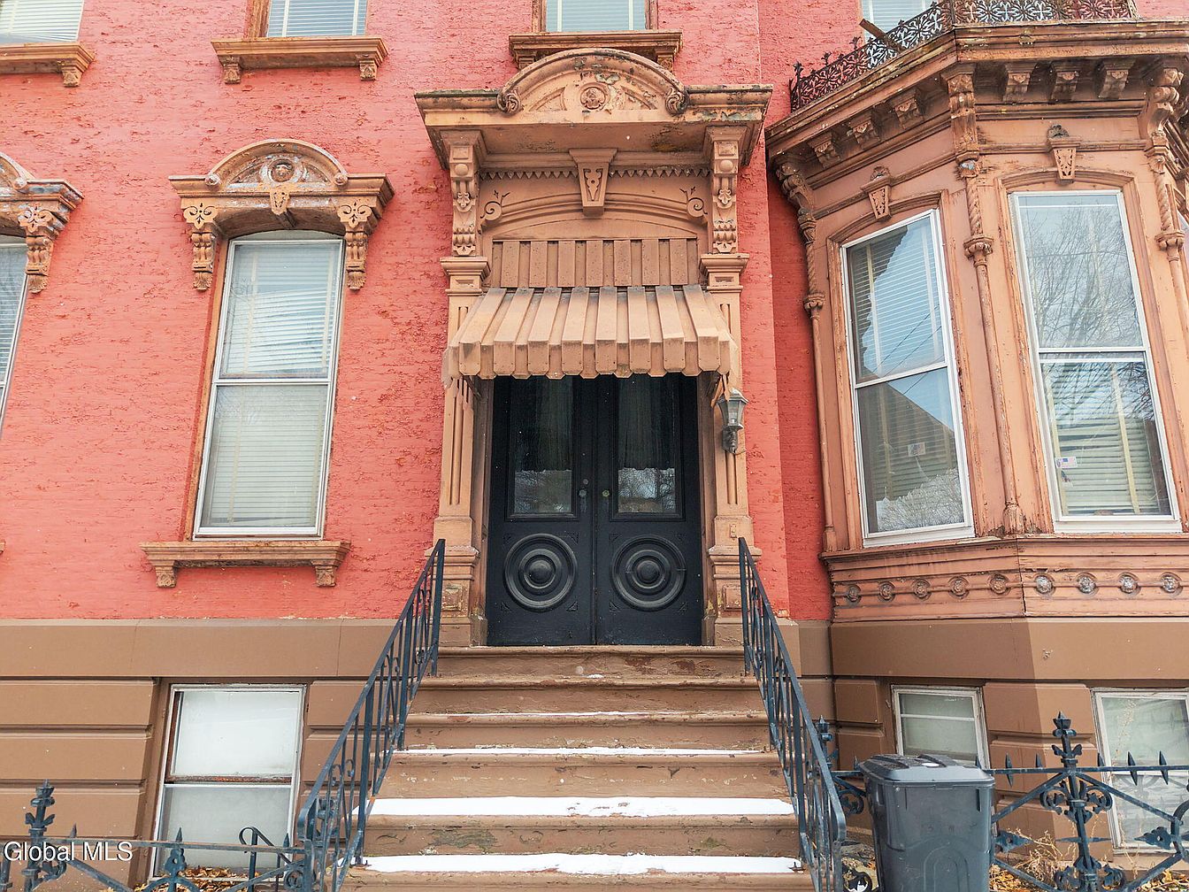 7th image of 93 Ten Broeck Street